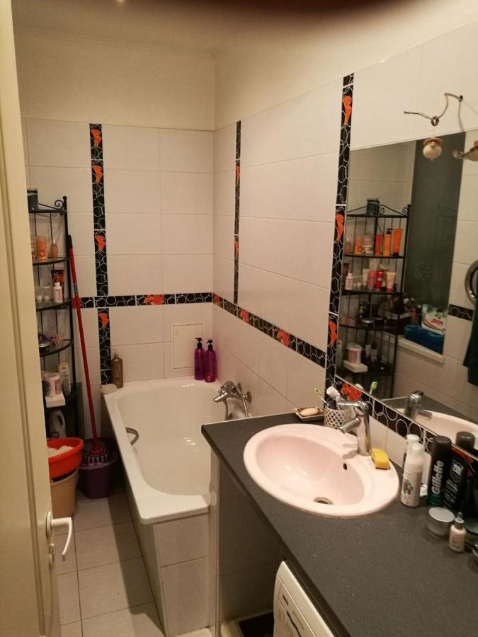 Cozy Apartment In Good Location! Рига Екстер'єр фото